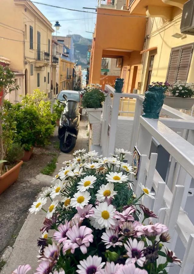 Ninni Mondello House Holiday home
